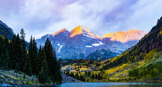 Sunrise over Maroon Bells in Fall
